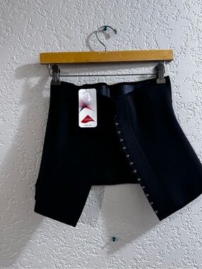 Black Shapewear Waist Trainer with Hook Closure